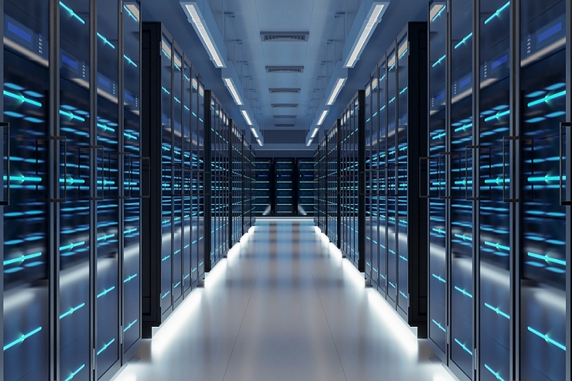 Serverraum mit großen Daten in Frankreich als Symbol für ein Rechenzentrum